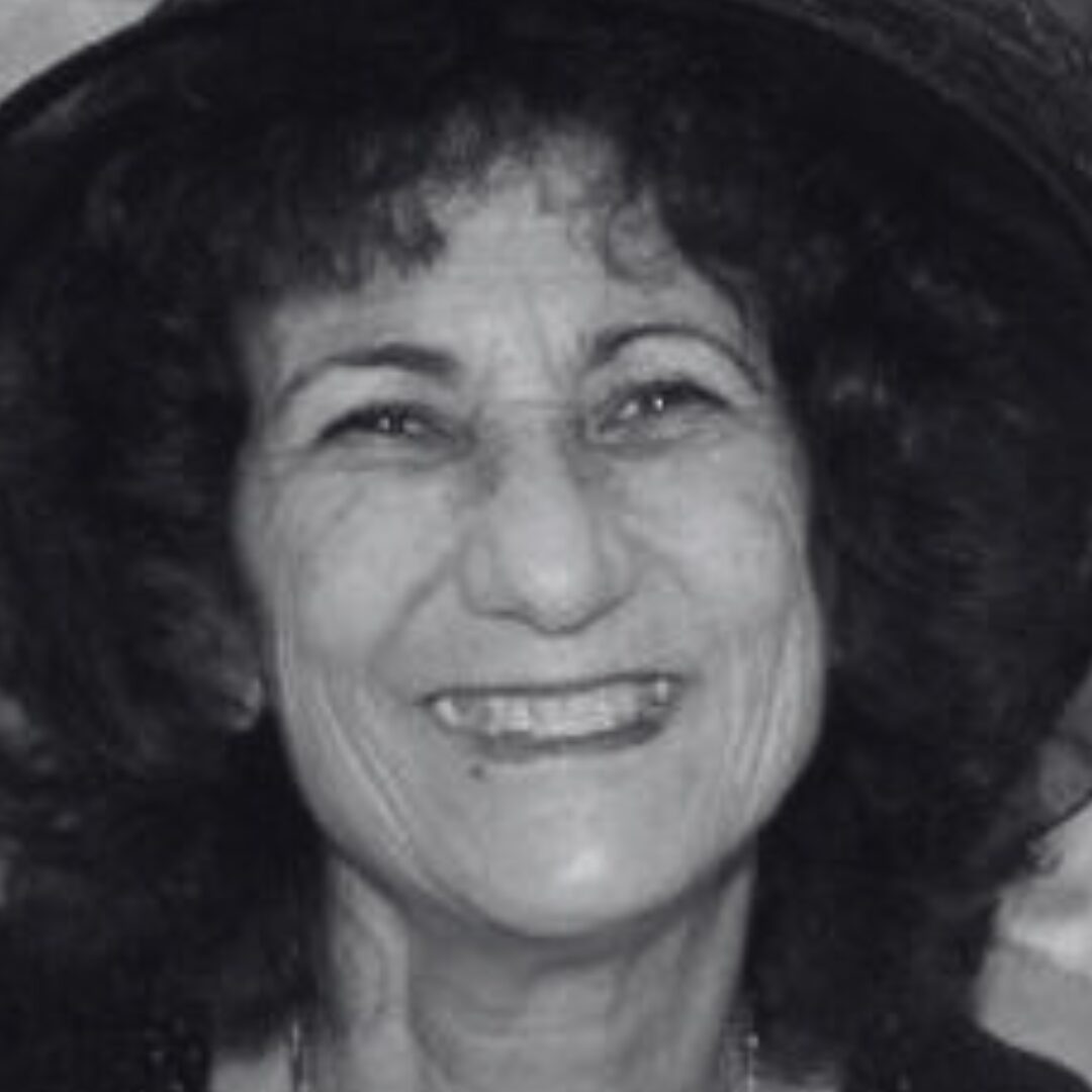 Lola Lever, Liebe Brocha bat Eliyahu Yeshayahu